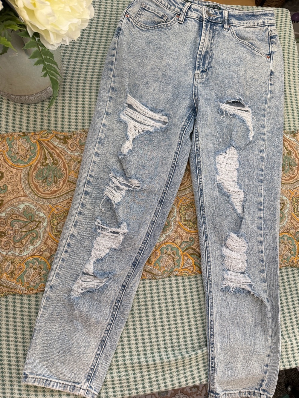 Wild Fable Jeans Womens Size 8 Blue Denim Cotton Blend High Rise Mom Distressed